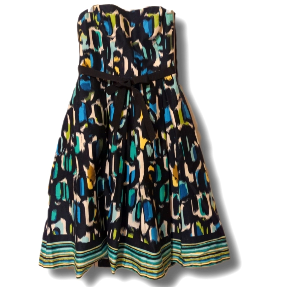 Stunning A-Line Strapless Size 10 Dress with Pockets and Removable Ribbon Belt